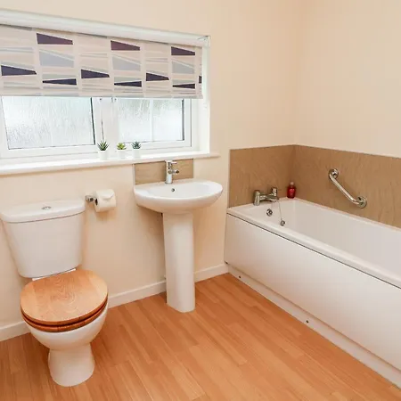 Апартаменты 8 Lowther Gardens *
