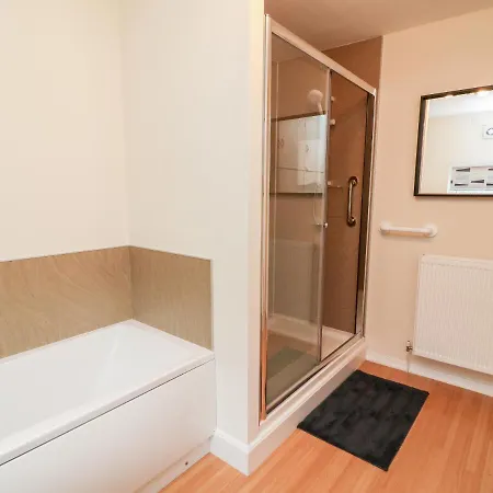 8 Lowther Gardens Апартаменты *